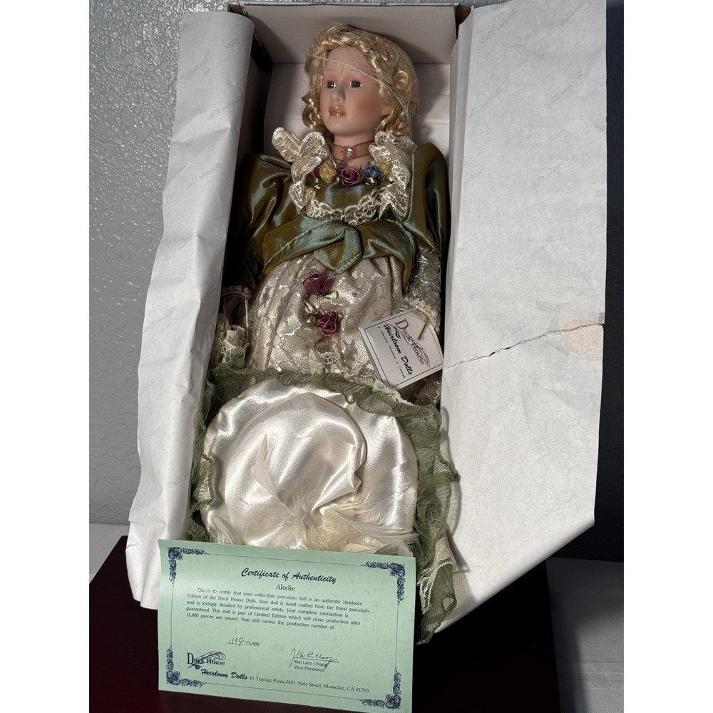 Duck House Heirloom Doll " Alodie" Limited Edition 18" Blonde Curls Hazel Eyes
